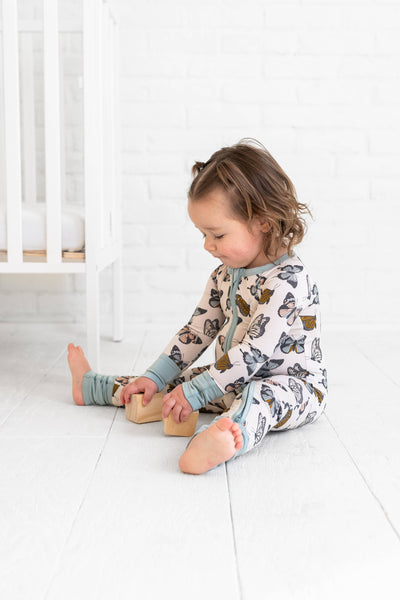 Social Butterfly Bamboo Zipper Lounger