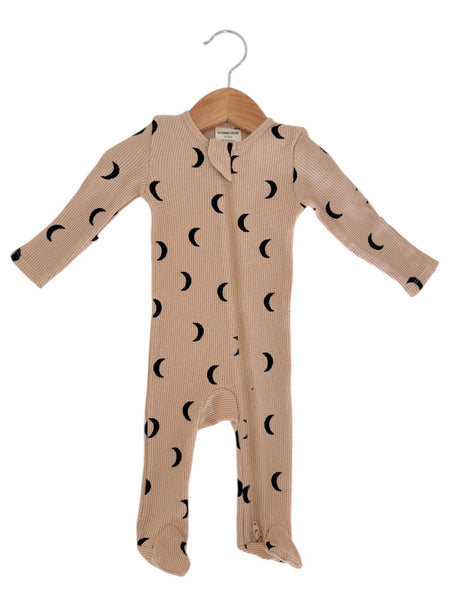 Organic Waffle 2-Way Zip Footie, Tan/Black Moon