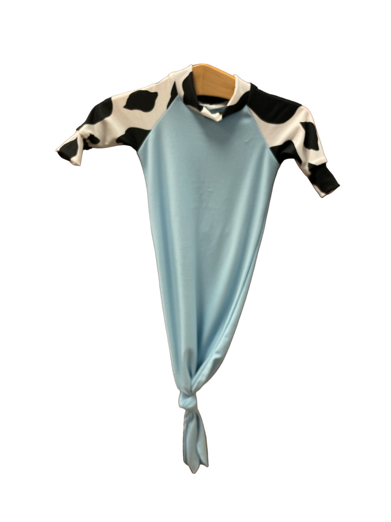 Cow•Baby Blue Knotted Sleeper